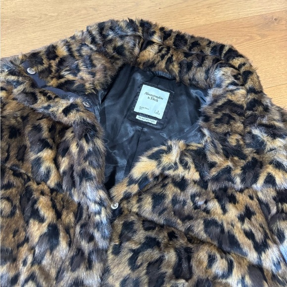 Abercrombie & Fitch - Leopard Print - The A&F Mini Puffer - Size S - NWOT - Picture 10 of 13